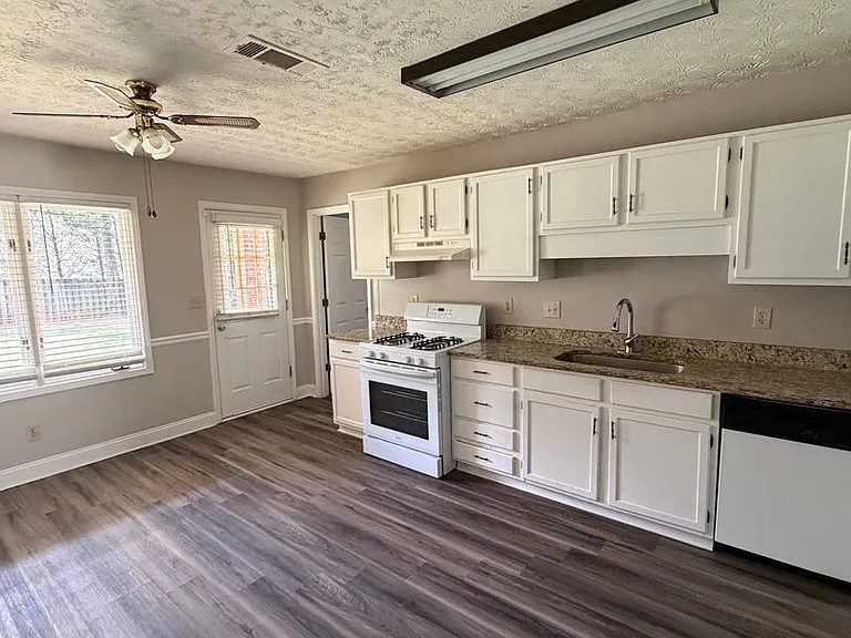 2107 Fairway Ct SE — Photo 7