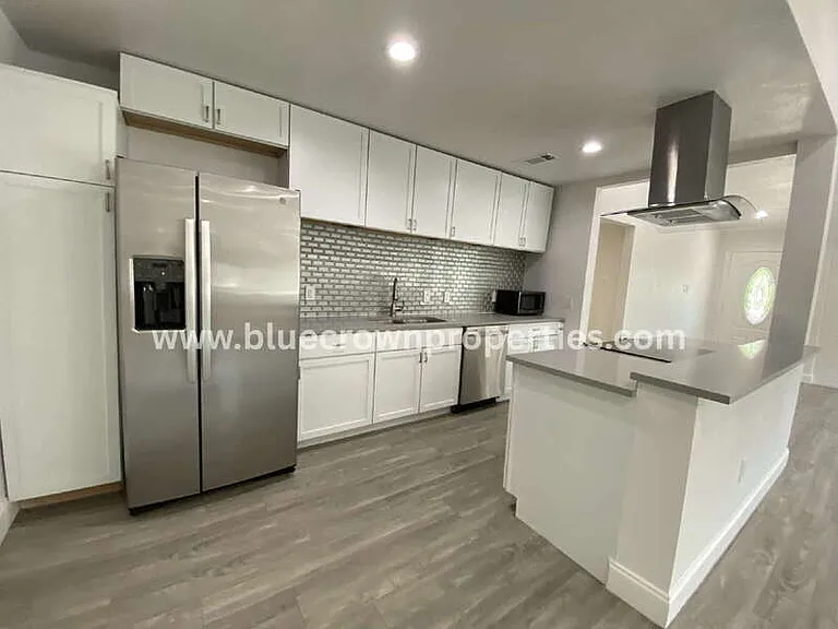 3035 Townsend Dr — Photo 6