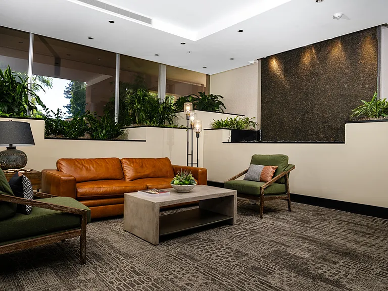 Tan Plaza Apartments — Photo 15