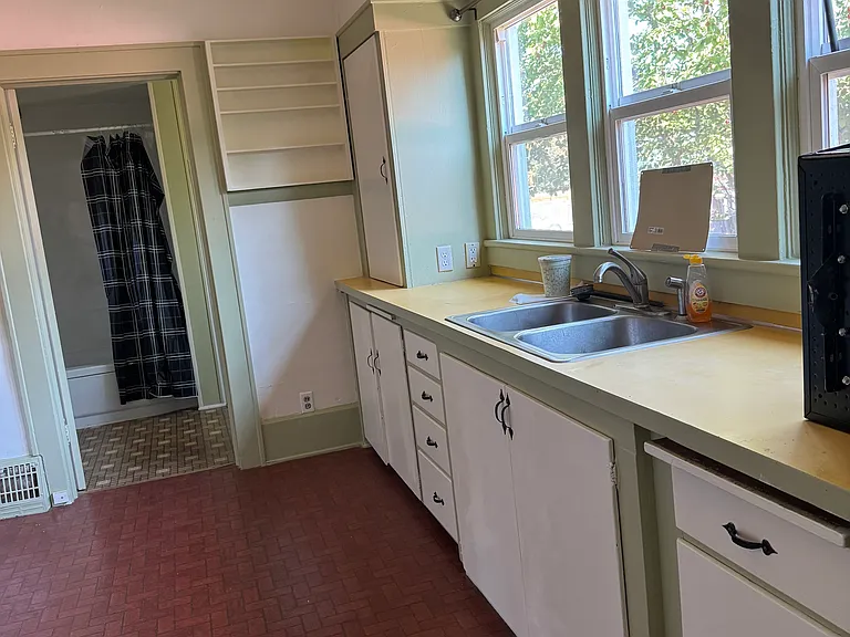1493 W 11th Ave — Photo 3