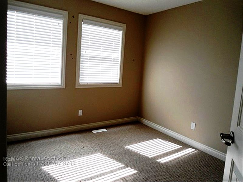 Edmonton Apartment for rent - 3 Bedrooms — photo 8