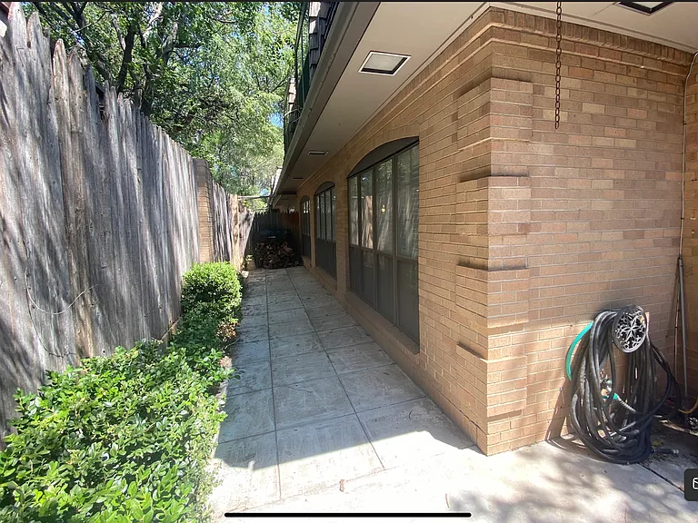 1615 S Bryan St #10 — Photo 10