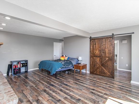 5th image of 80 E College Ave
