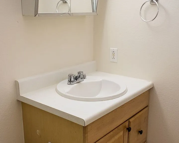 Big Horn Apartments — Photo 29
