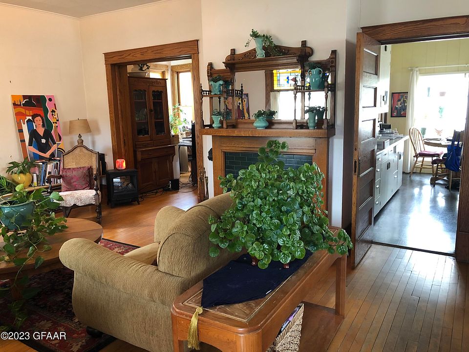 2nd image of 619 N 3rd St