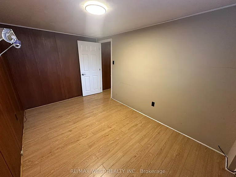 28 Snider Ave #LOWER — Photo 11