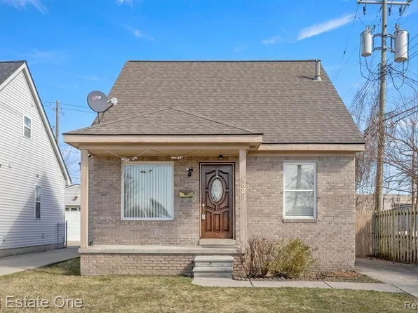 8828 Woodbine, Redford, MI 48239