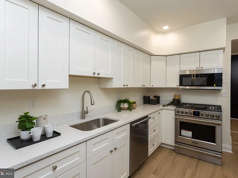 430 Fawcett St — Photo 10
