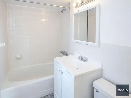 Rented by Bond New York | media 5