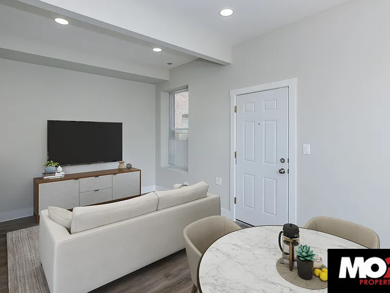 818 N Oakley Blvd #2R — Photo 1