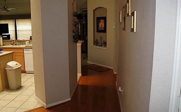 3rd image of 2877 Crestview Dr