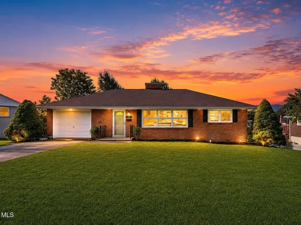 916 Mimosa Dr, Kingsport, TN 37660