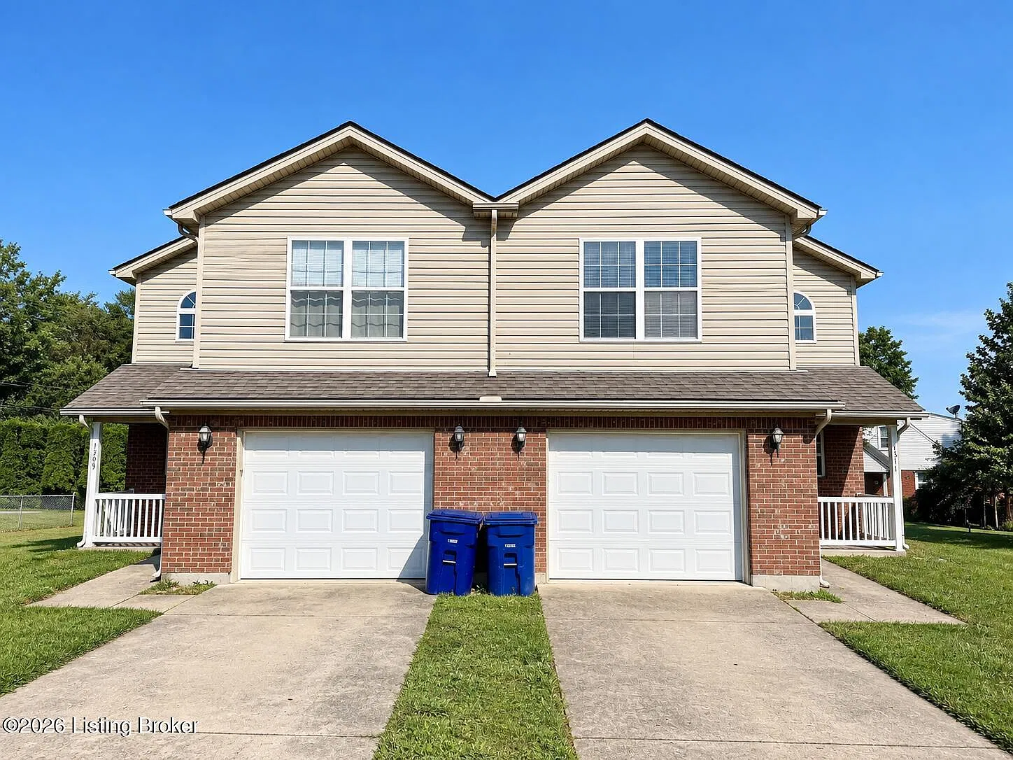 3 bed, 2.5 bath, 1209 sqft, $1,695 — Photo 1