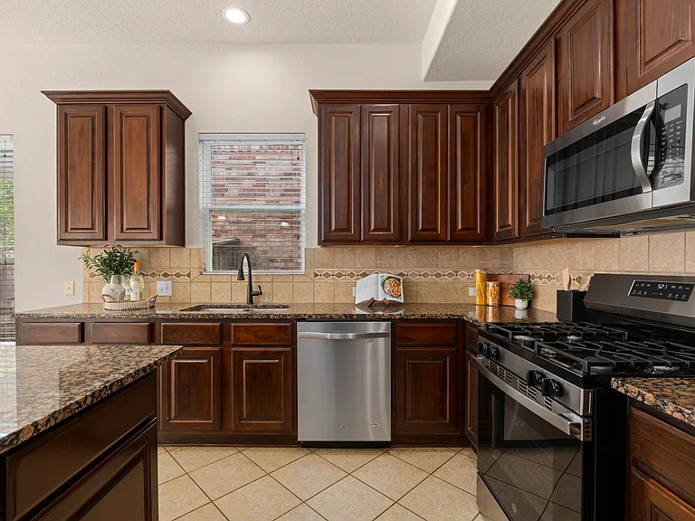 25047 McBride Dr — Photo 16