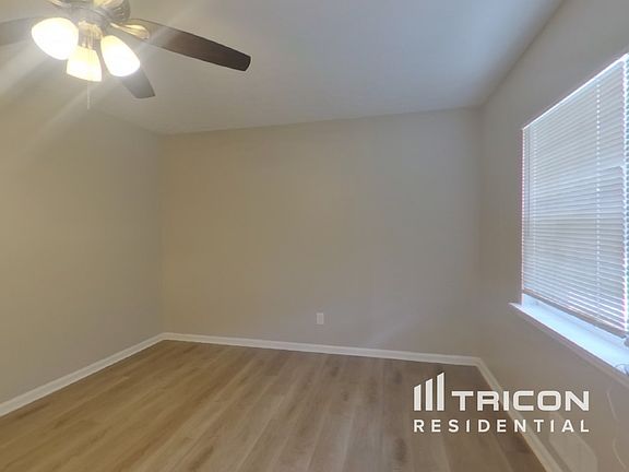 3rd image of 786 Robin Dr SE