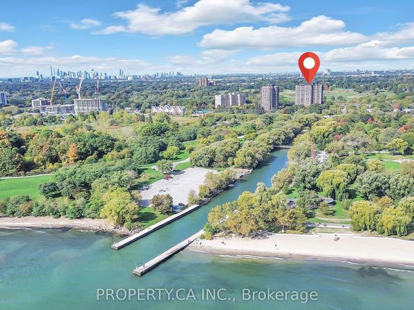 1535 Lakeshore Rd E Unit 305, Mississauga, ON L5E 3E2