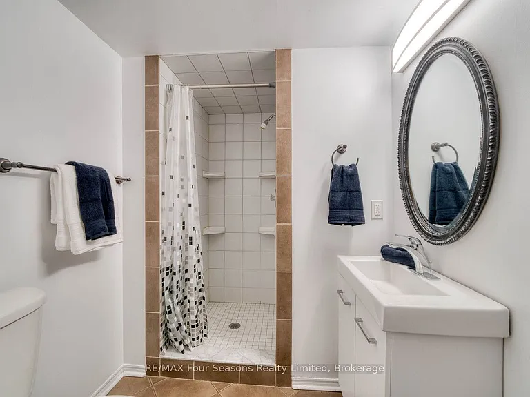 5 Harbour St E #1 — Photo 29