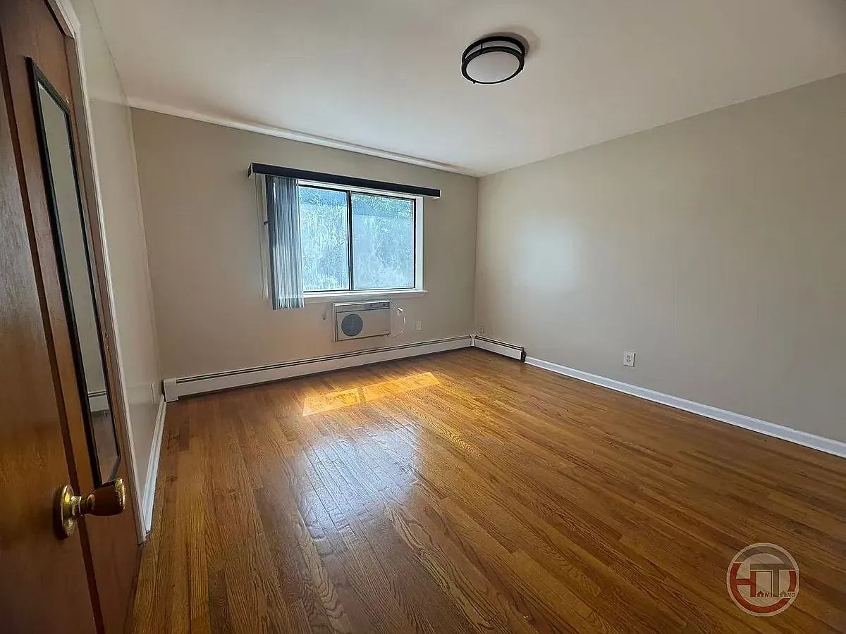 3 bed, 1400 sqft, $3,300 — Photo 4