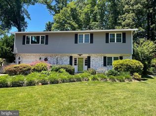 8704 Greystone Pl, Alexandria, VA 22309