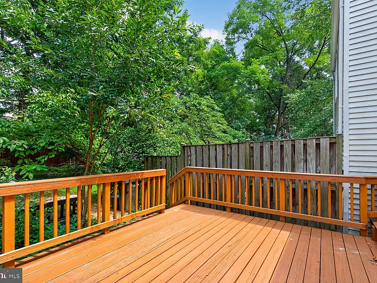 8228 Goldstream Ct — Photo 29