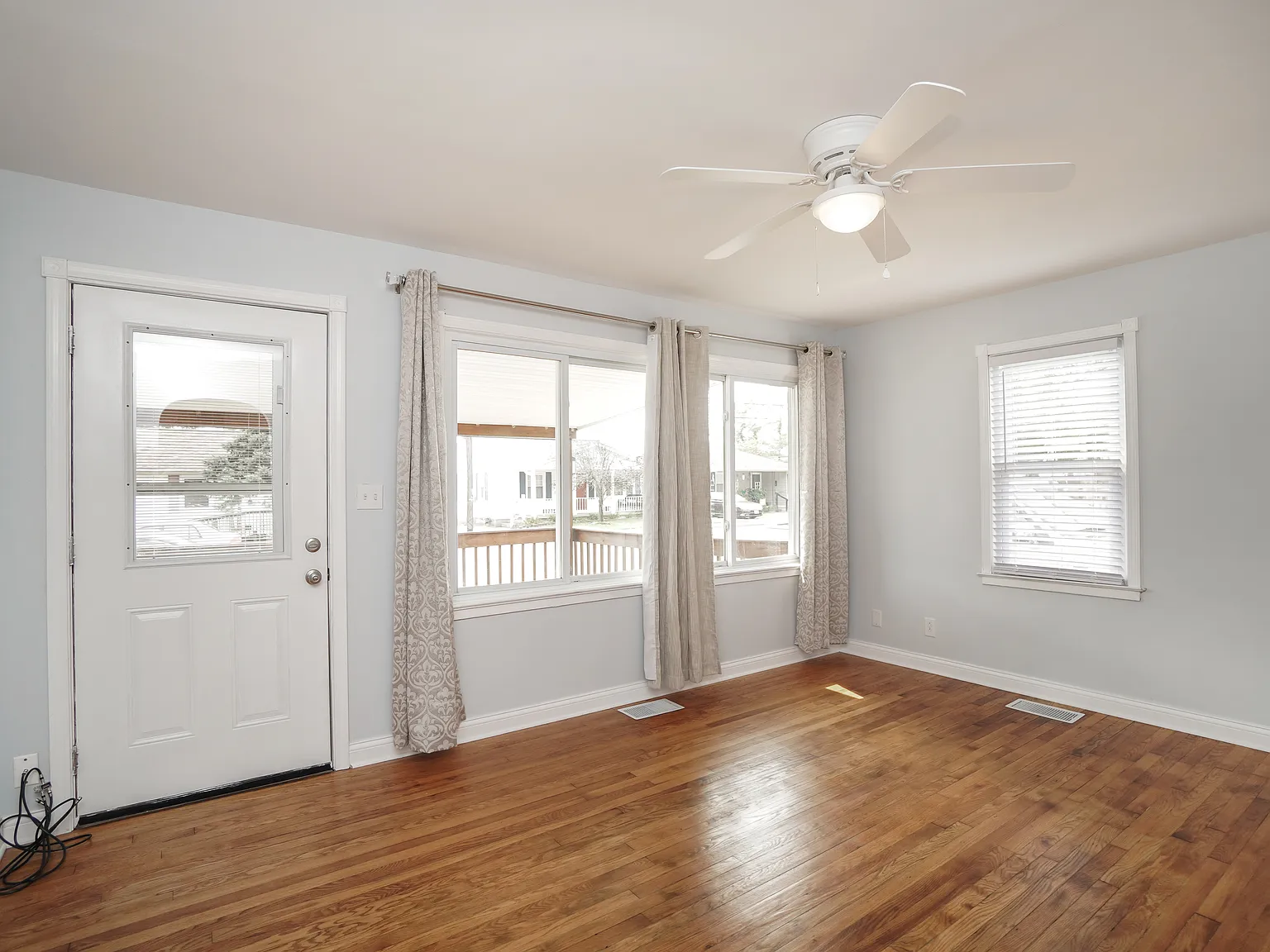 2 bed, 880 sqft, $1,500 — Photo 3