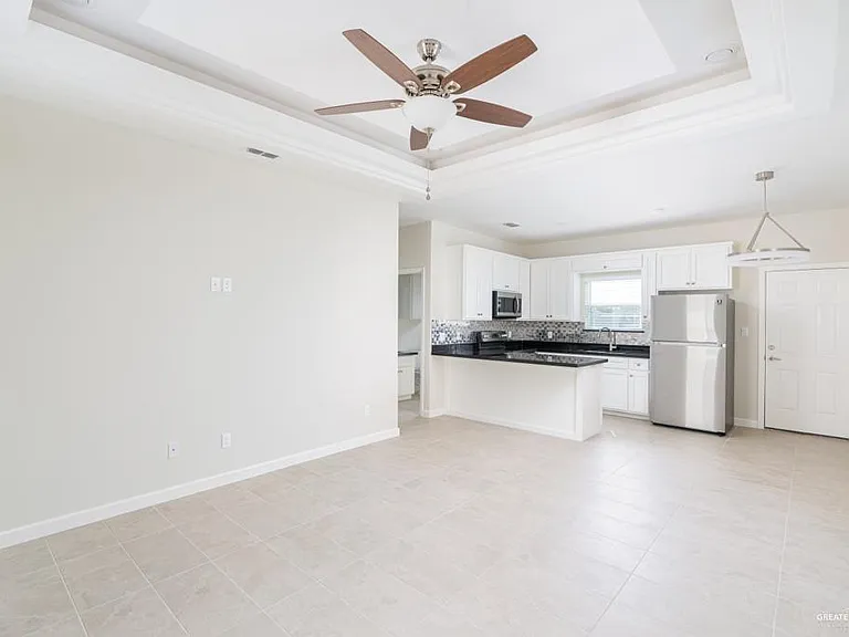 1040 N English Ave #4 — Photo 2