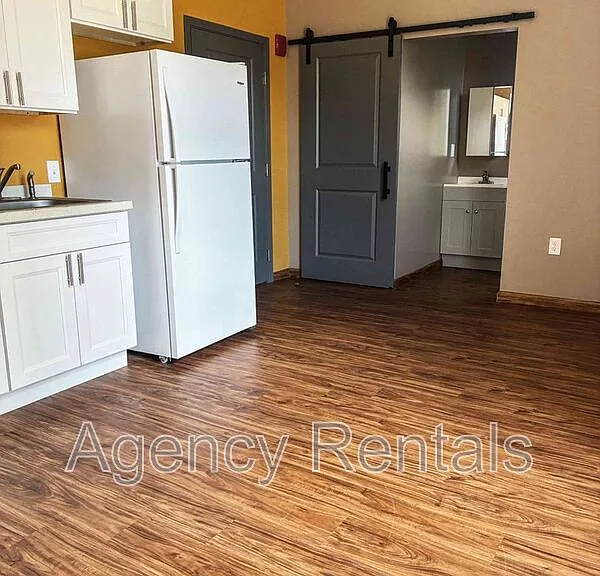 1407 Pensacola St #403 — Photo 3
