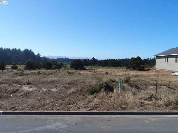 753 Seacrest Dr, Bandon, OR 97411