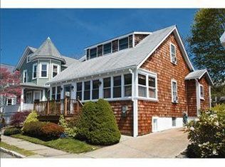3 Apthorp Ave, Newport, RI 02840