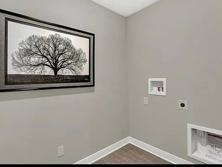 8595 Strabet Dr — Photo 2