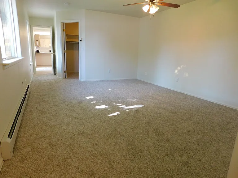 579 Darby Dr — Photo 10