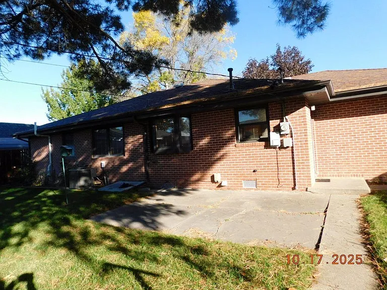 1710 Alpha St — Photo 21