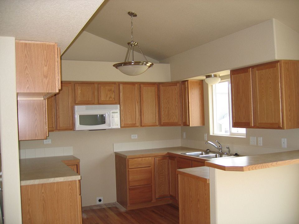 2nd image of 3025 42nd Ave