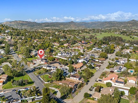 3rd image of 1550 Encino Dr