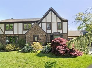 25 Westervelt Pl, Cresskill, NJ 07626