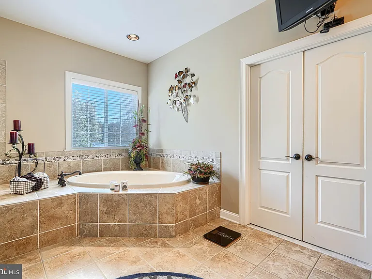 1319 Martin Meadows Dr — Photo 89