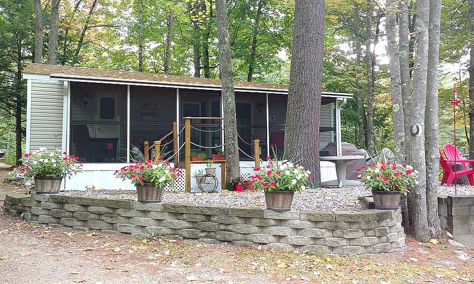 1st image of 13 Riviera Dr
