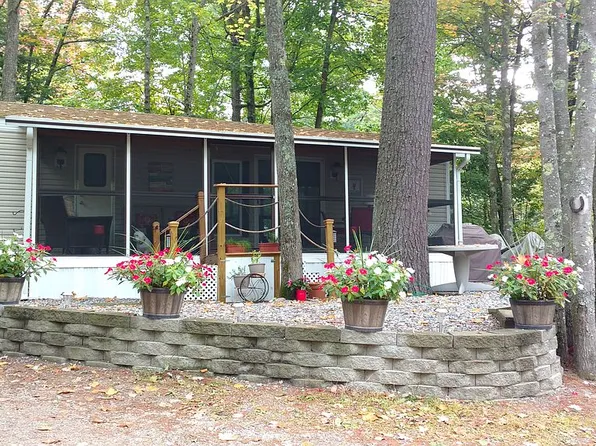 13 Riviera Dr, Naples, ME 04055