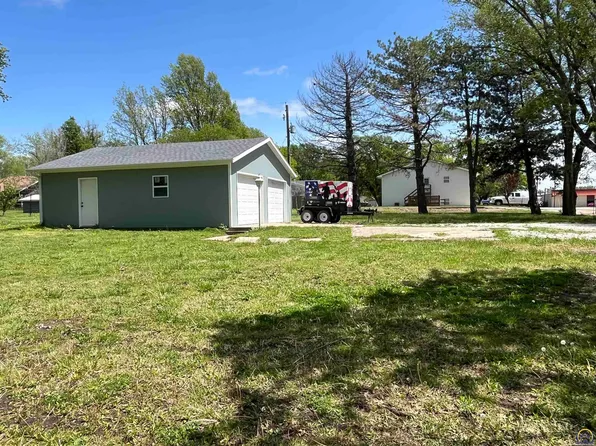 14 W Wamage St, Olpe, KS 66865