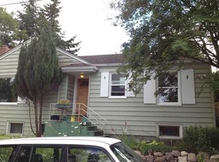 2141 NE 81st St, Seattle, WA 98115