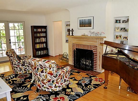 5th image of 1117 N Canterbury Ct