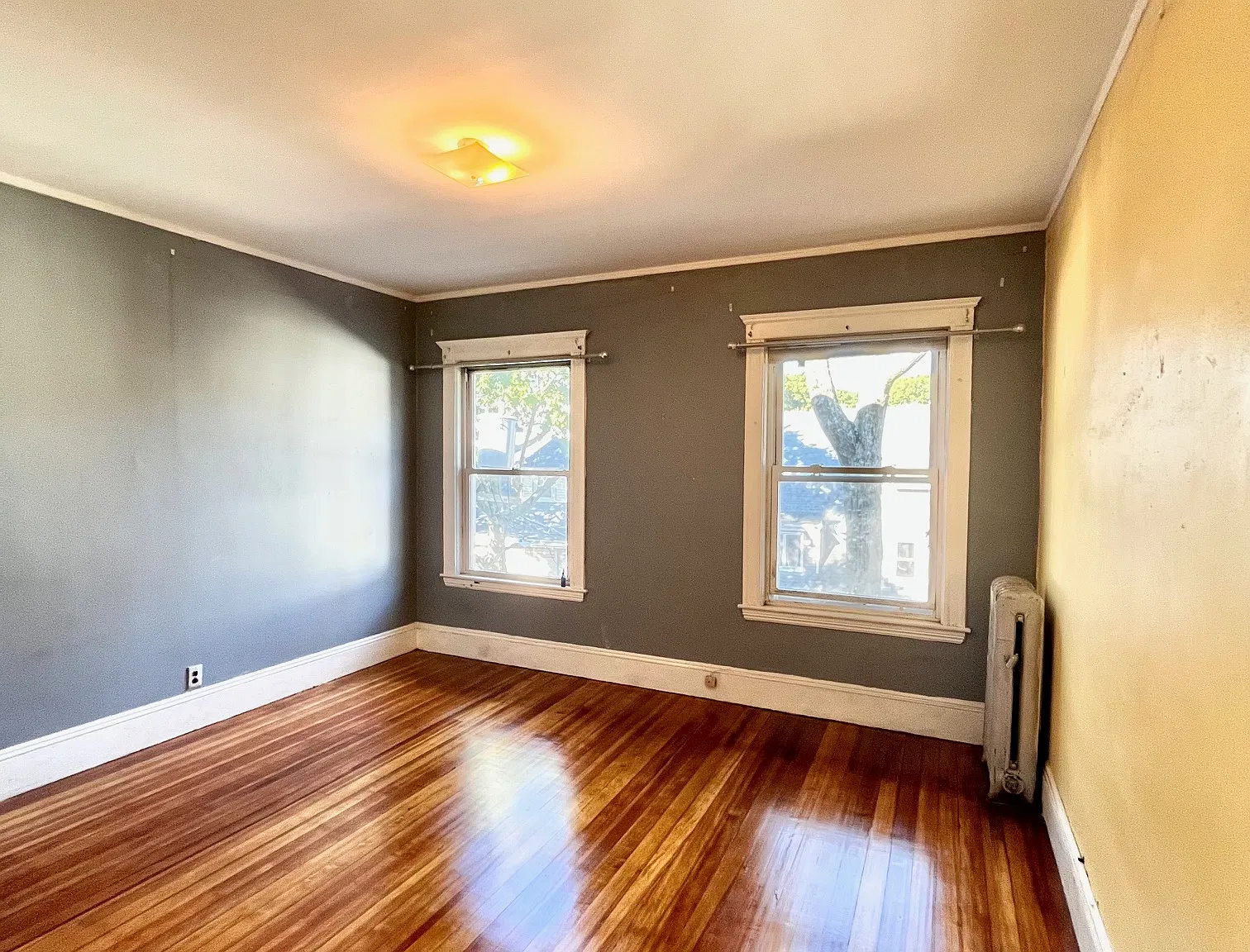 21 Long Ave — Photo 2