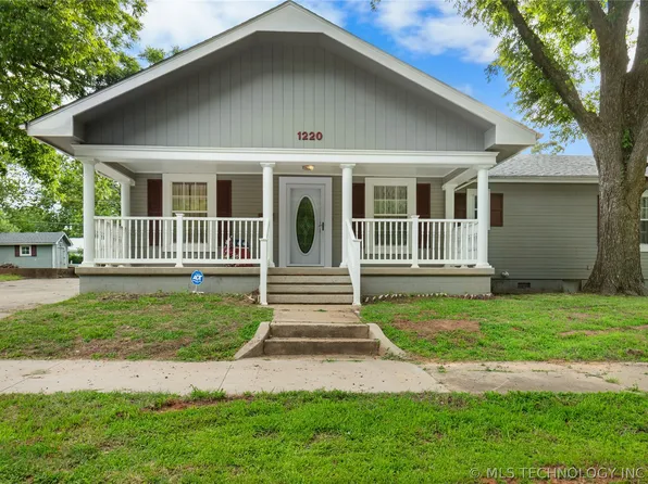 1220 S Dogwood Ave, Okmulgee, OK 74447