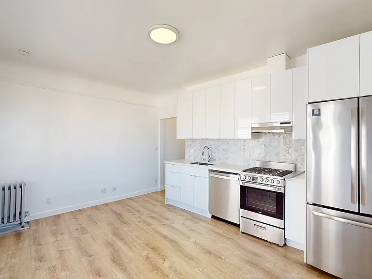 90 Alhambra St #406 — Photo 1