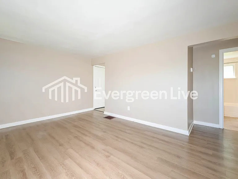 317 Johnston Rd — Photo 6