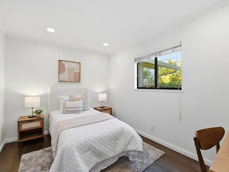 1683 Hyacinth Ln — Photo 11