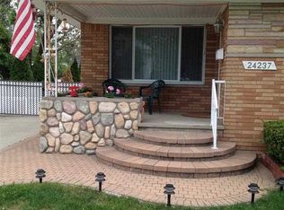 24237 Hayes Ave, Eastpointe, MI 48021