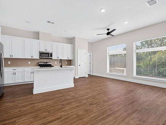 2nd image of 1811 Webberville Rd #1210