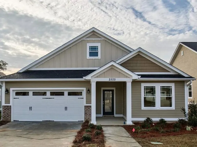 2525 Lantana Ln — Photo 1