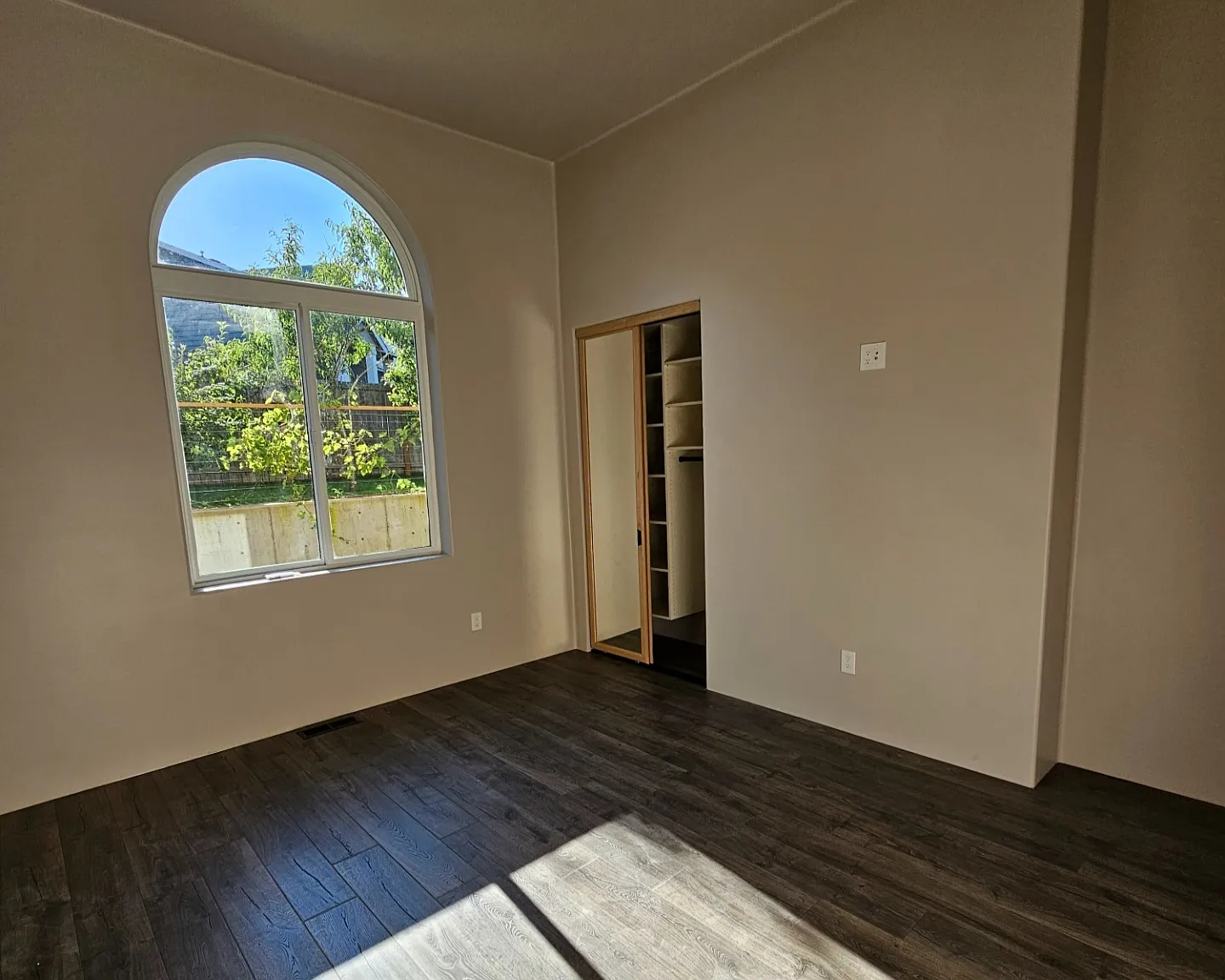 3 bed, 1600 sqft, $3,650 — Photo 4